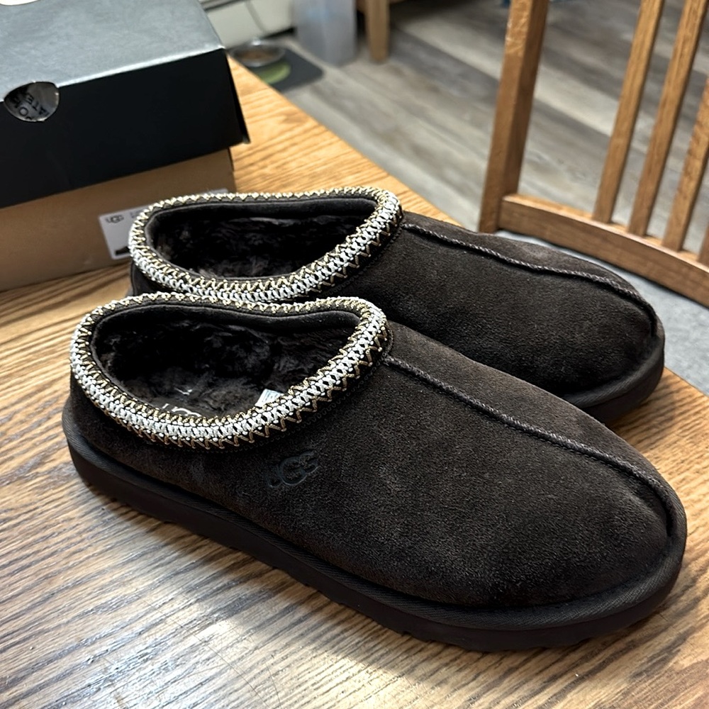 UGG Tazman Shoes- excellent condition.